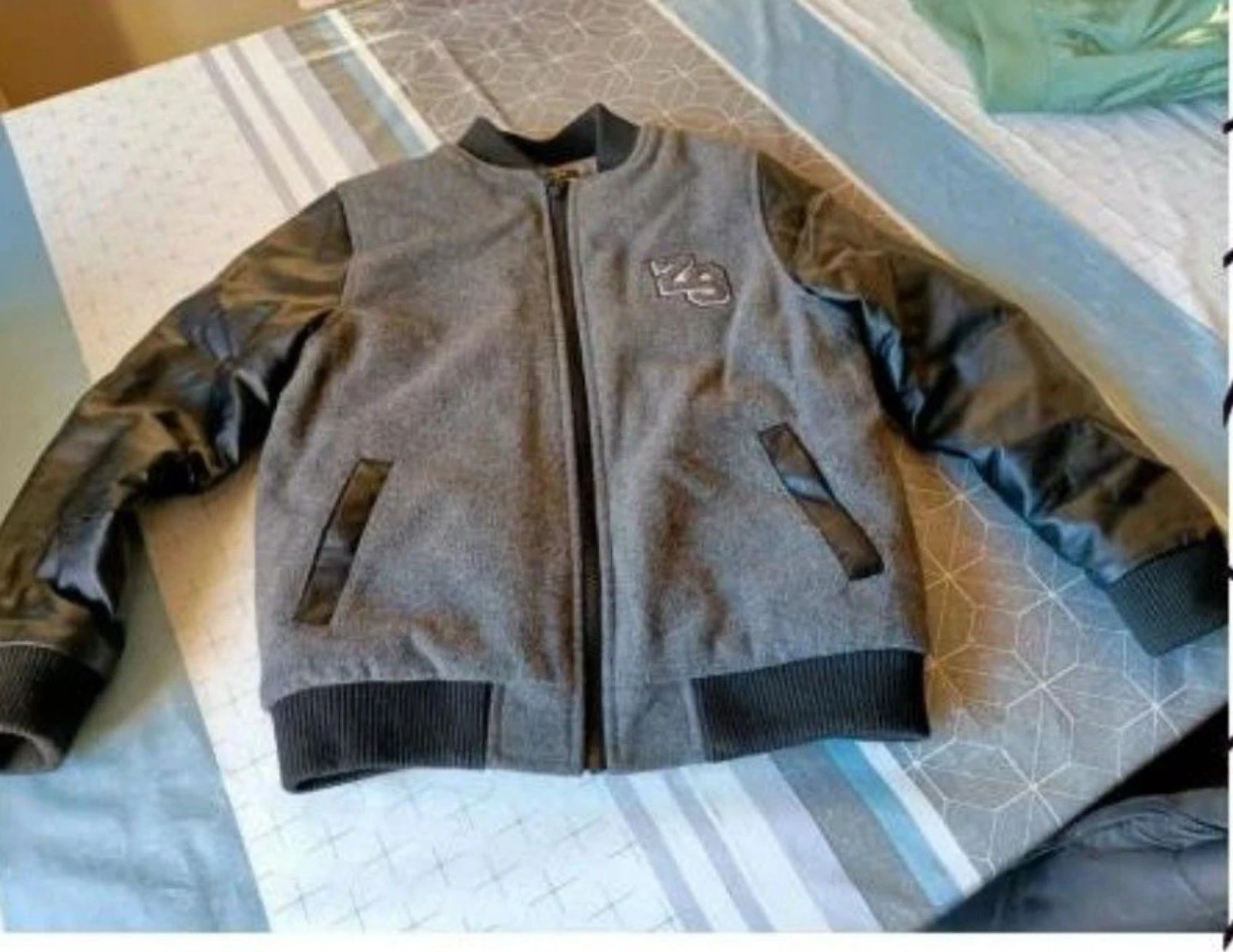 Blouson Teddy / Bomber Gris & Noir - Kiabi (8 ans)